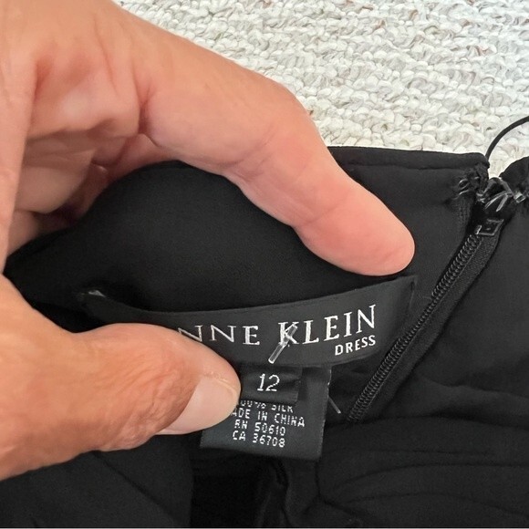 Anne Klein black 100% silk dress - Picture 10 of 11